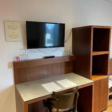 Hotell Meindl - Self-check-in Mit 24h Telefon Support 3*