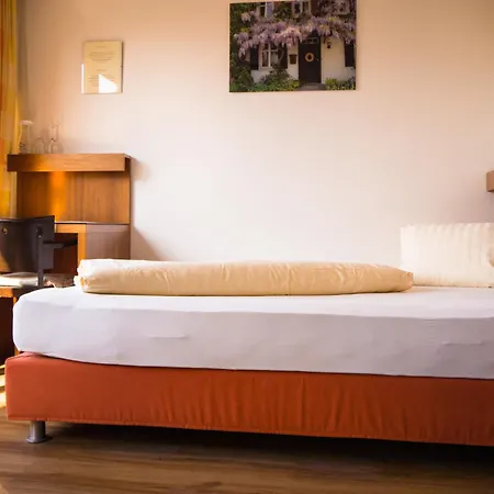 Meindl - Self-check-in Mit 24h Telefon Support Lustenau